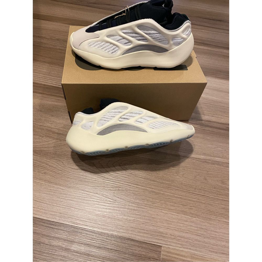 Adidas Yeezy 700 V3 Azael Black Men Size 8 Women size 9.5 FW4980 New